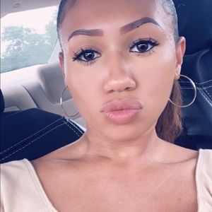 Meet your Posher, Maya